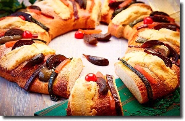 What is the Holiday Food Rosca de Reyes