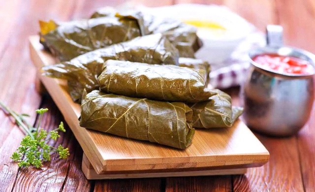 How to make Stuffed Grape Leaves Dolmas in Egyptian way