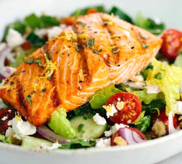 How To Make Healthy Greek Salmon Salad